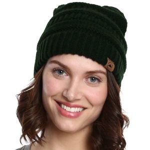 NWT Cable knit beanie - Chunky and soft - Black